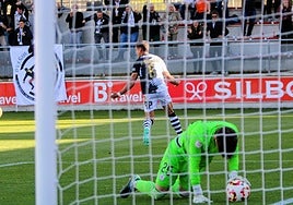 Rabadán celebra el tanto del triunfo de Unionistas.