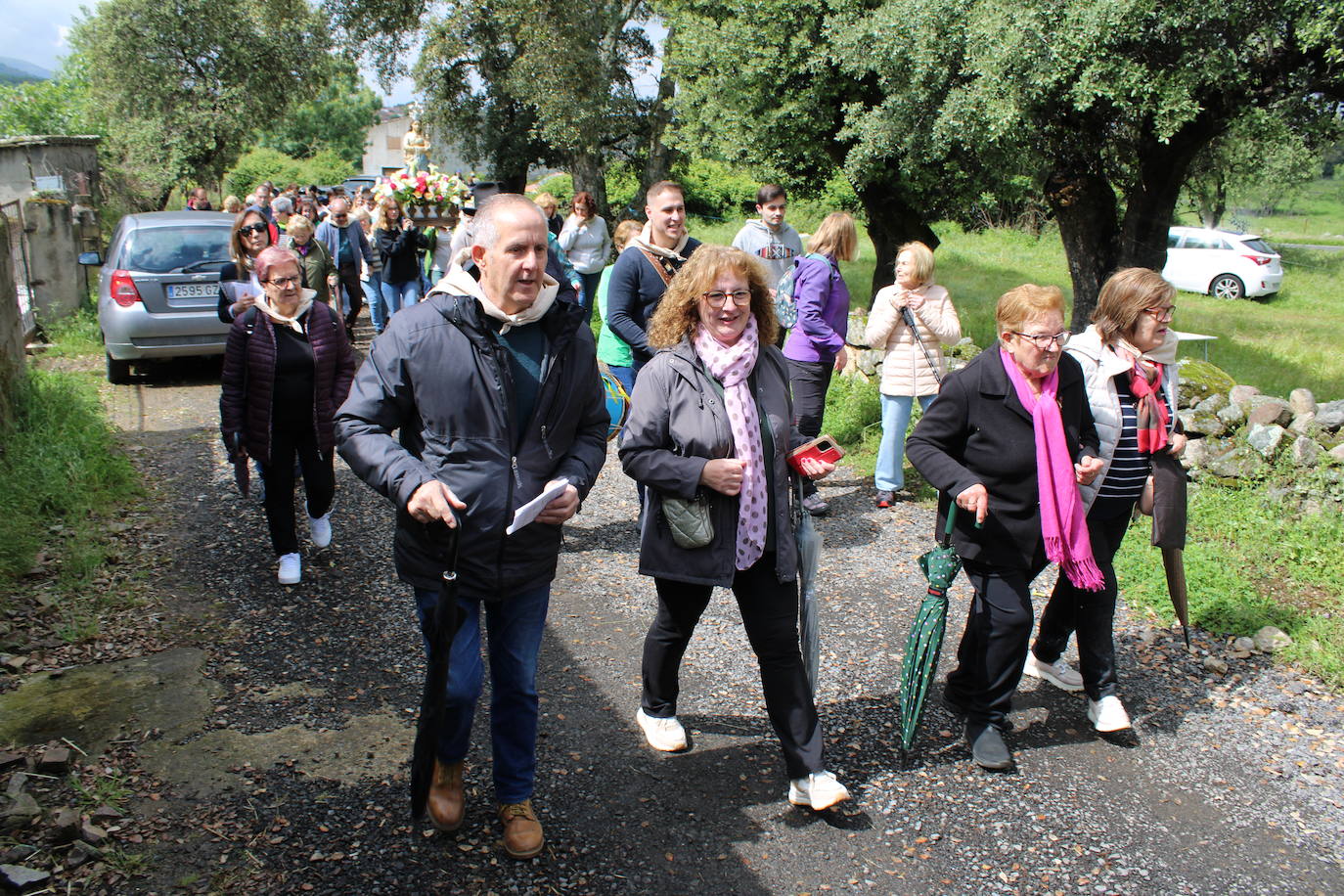 Valdelamatanza y Aldeanueva del Camino se reencuentran en su romería de la Virgen del Rosario