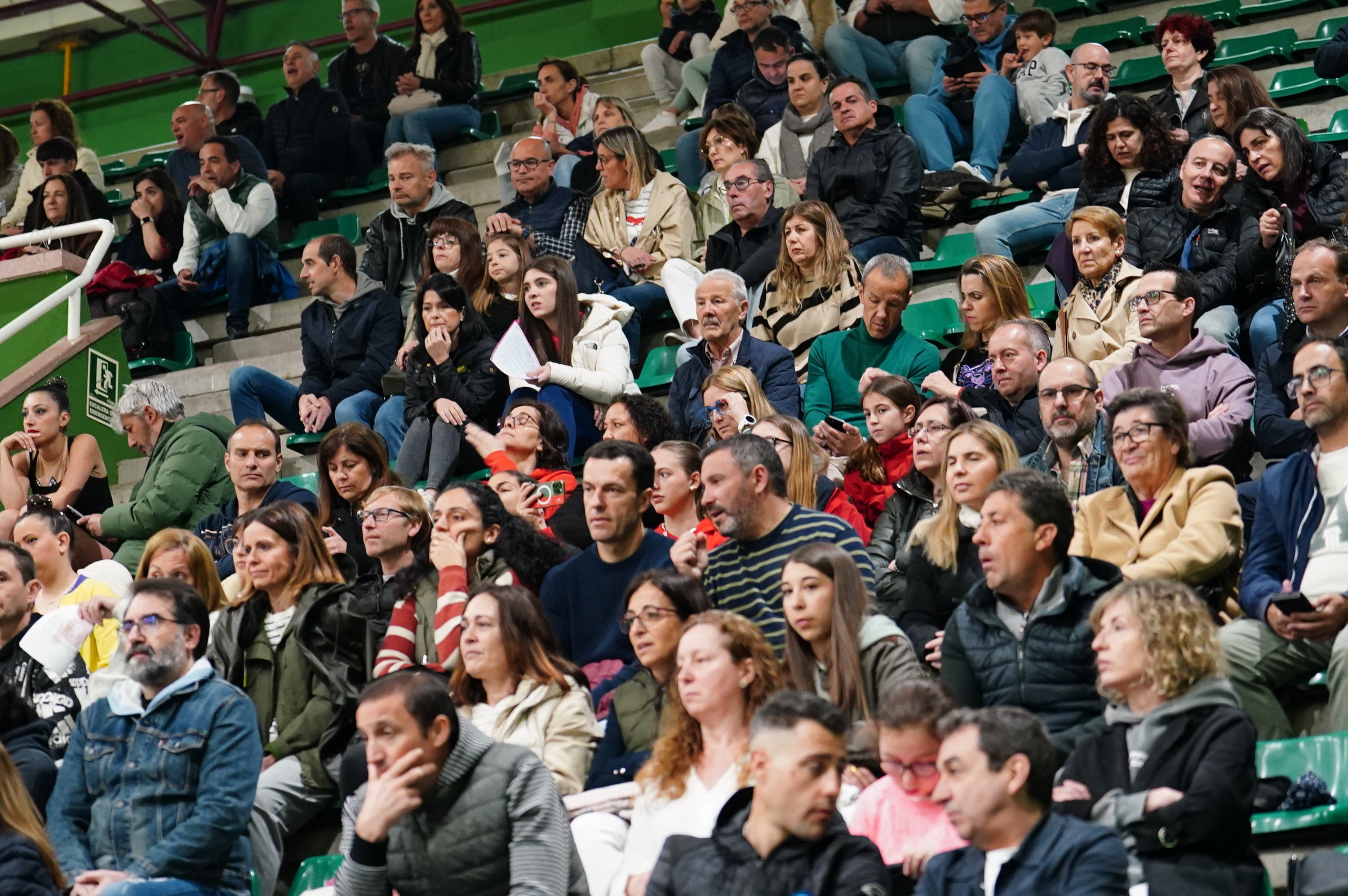Las goteras marcan el primer día de gimnasia en Salamanca