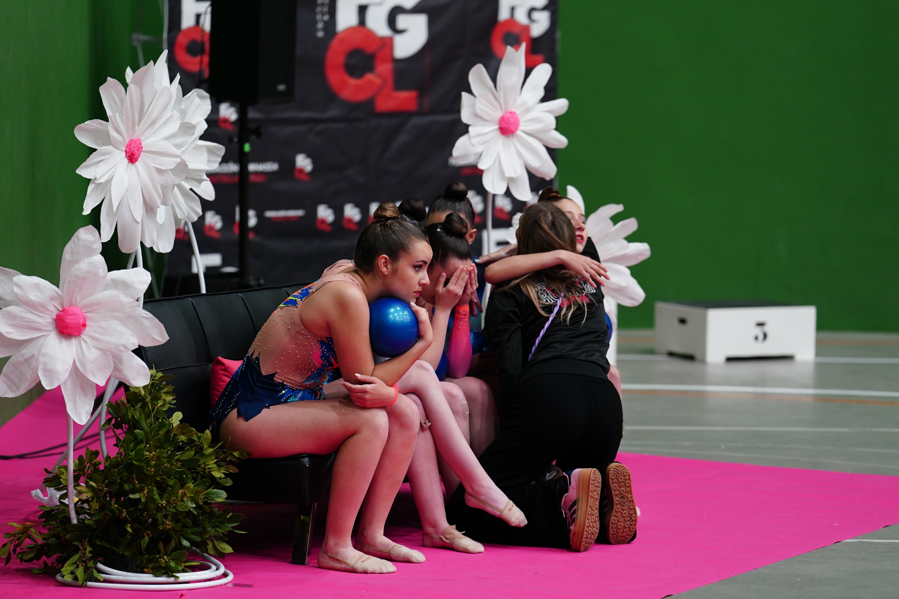 Las goteras marcan el primer día de gimnasia en Salamanca