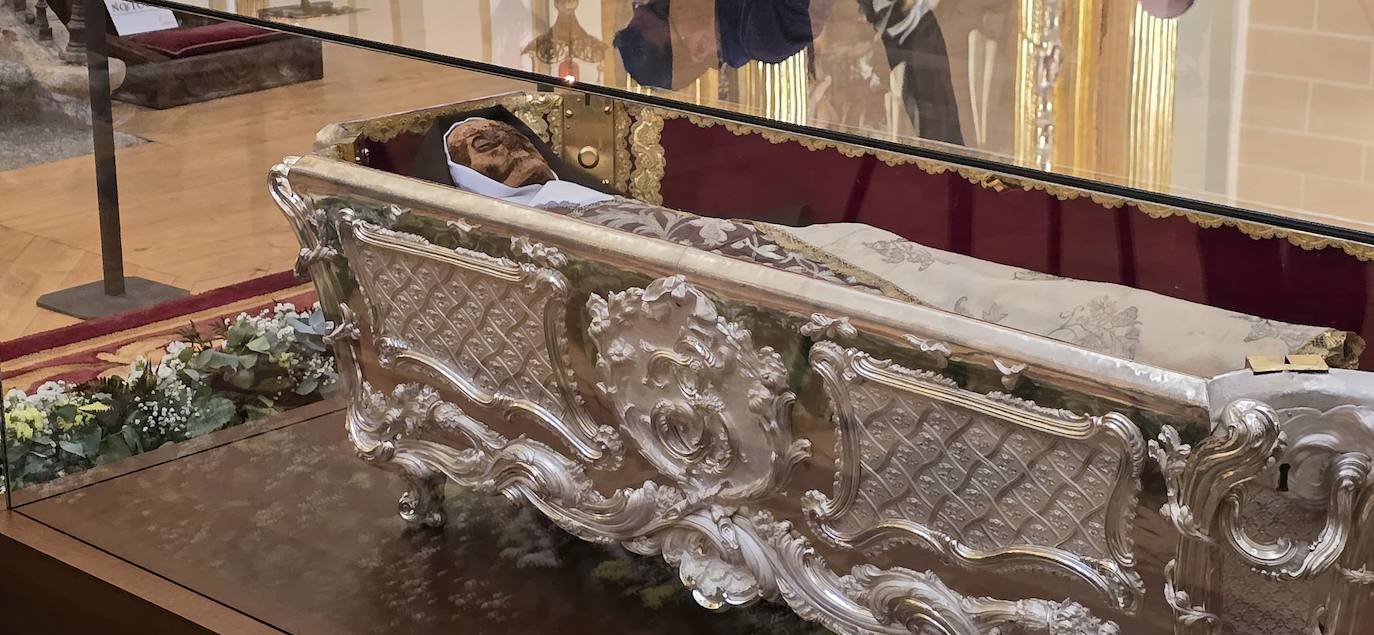 Máxima expectación en Alba de Tormes por la histórica veneración pública de Santa Teresa
