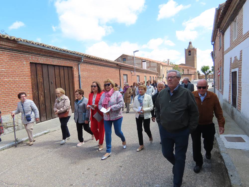 Todos con la Virgen del Hinojal en Paradinas