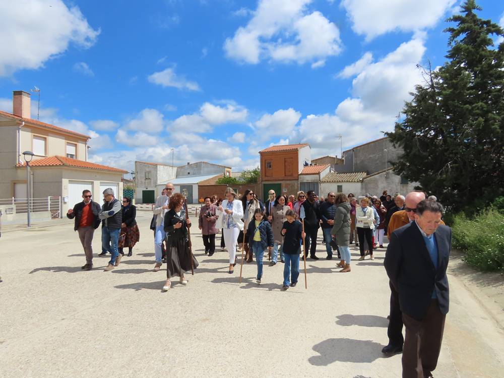 Todos con la Virgen del Hinojal en Paradinas