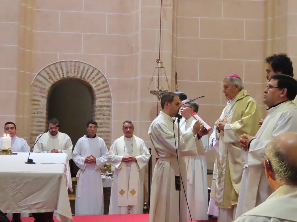 Nuevo acólito al servicio del altar