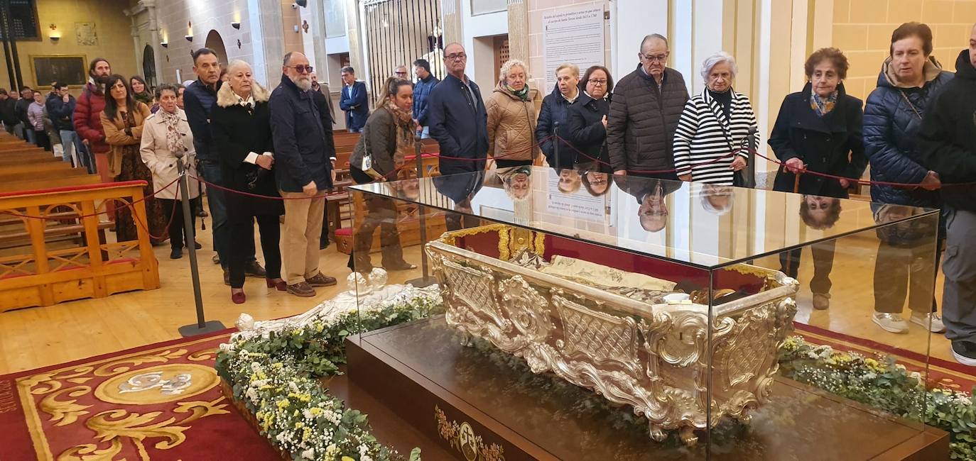 Máxima expectación en Alba de Tormes por la histórica veneración pública de Santa Teresa