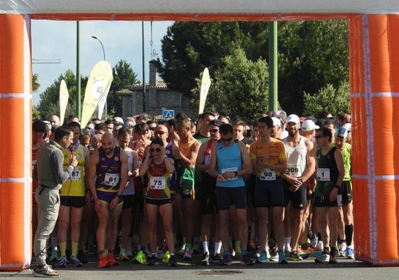 Instantes previos a la salida de los 10 Km de Gudino en Villamayor