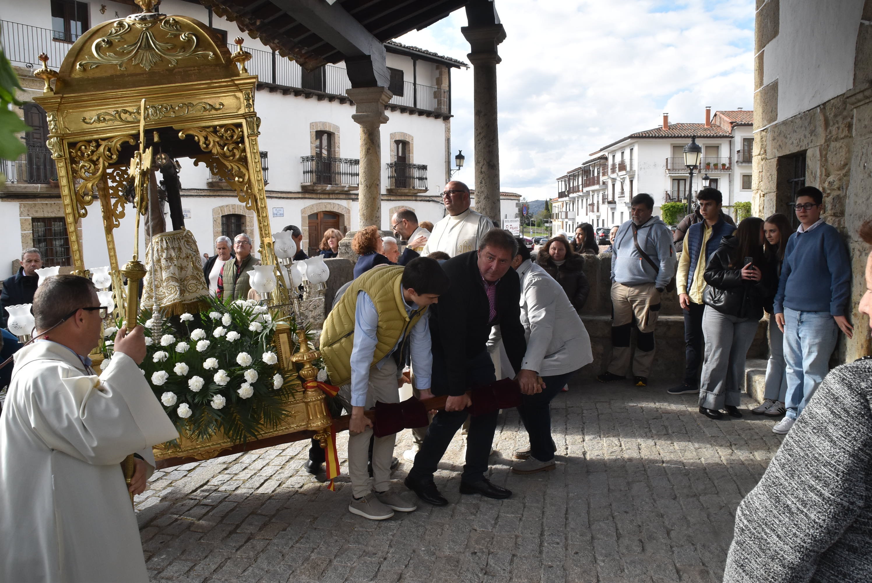 El Cristo del Refugio hace historia en Candelario