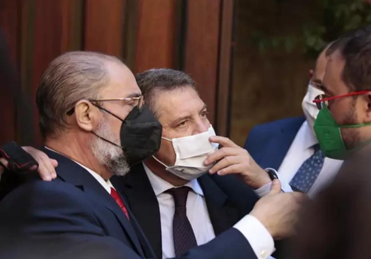 El entonces presidente de Aragón, Javier Lambán; el presidente de Castilla-La Mancha, Emiliano García-Page, y el presidente del Principado de Asturias, Adrián Barbón, en 2021.