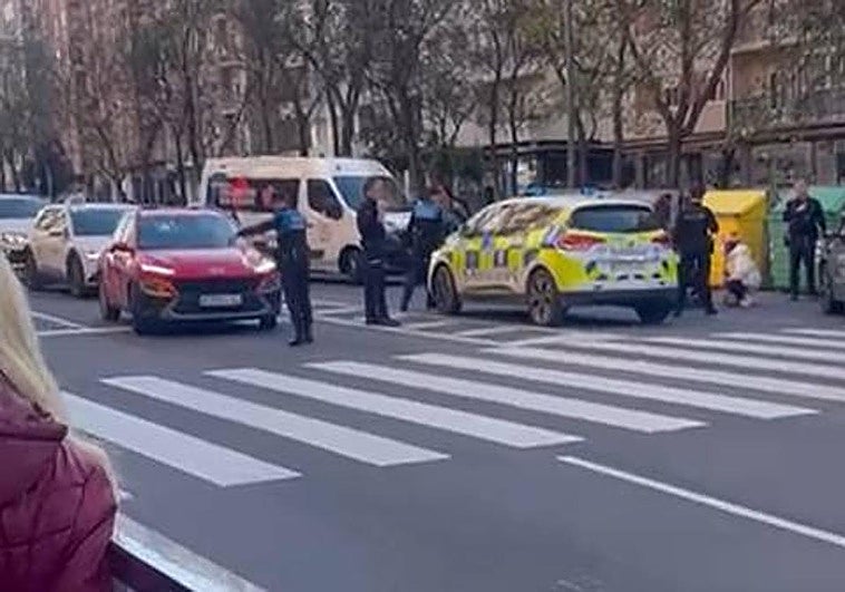 Trasladado al Hospital en UVI móvil un niño atropellado en Federico Anaya