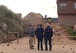 Técnicos Junto Con El Alcalde De San Esteban De Gormaz.