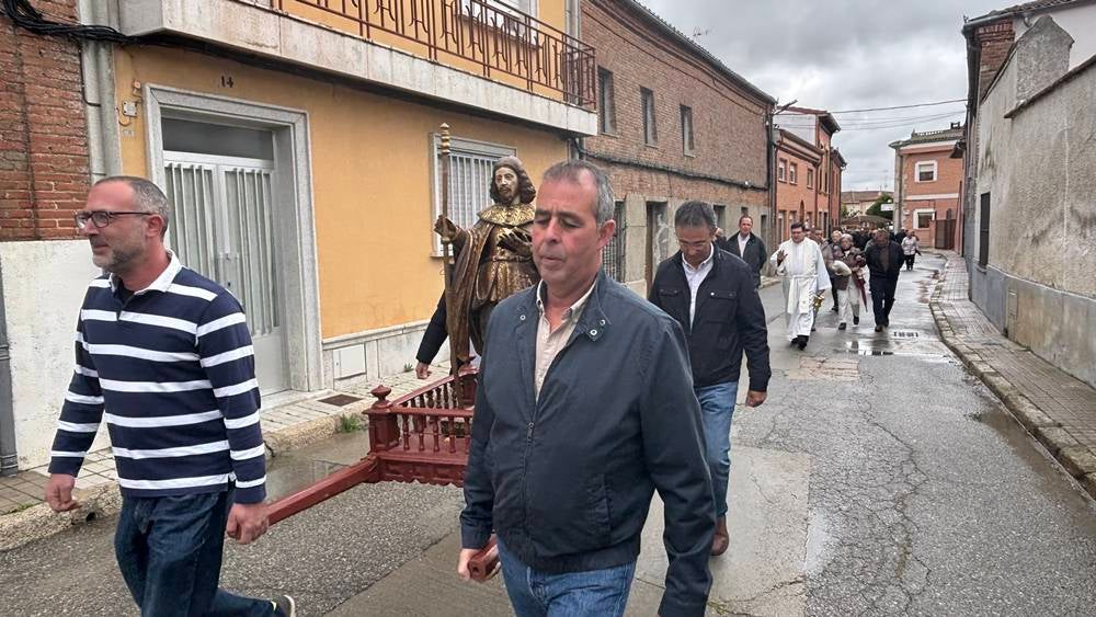 Procesión con San Isidro en Cantalapiedra