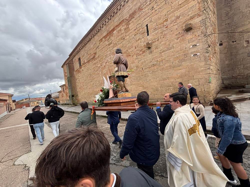 Jornada de fiesta y agradecimiento en Cantalpino
