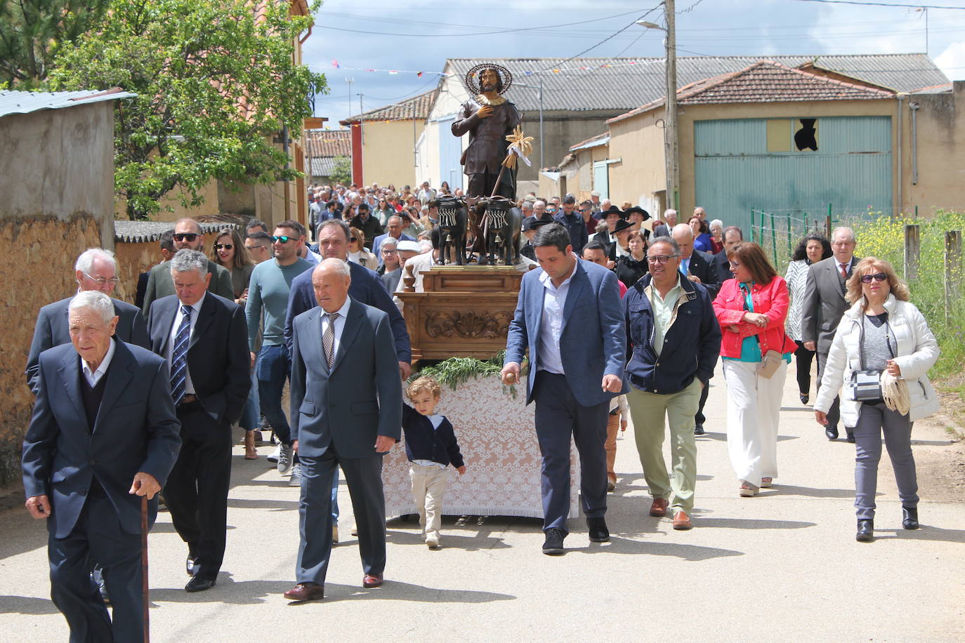 Cabrillas bendice los campos de la mano de San Isidro en el inicio del programa festivo