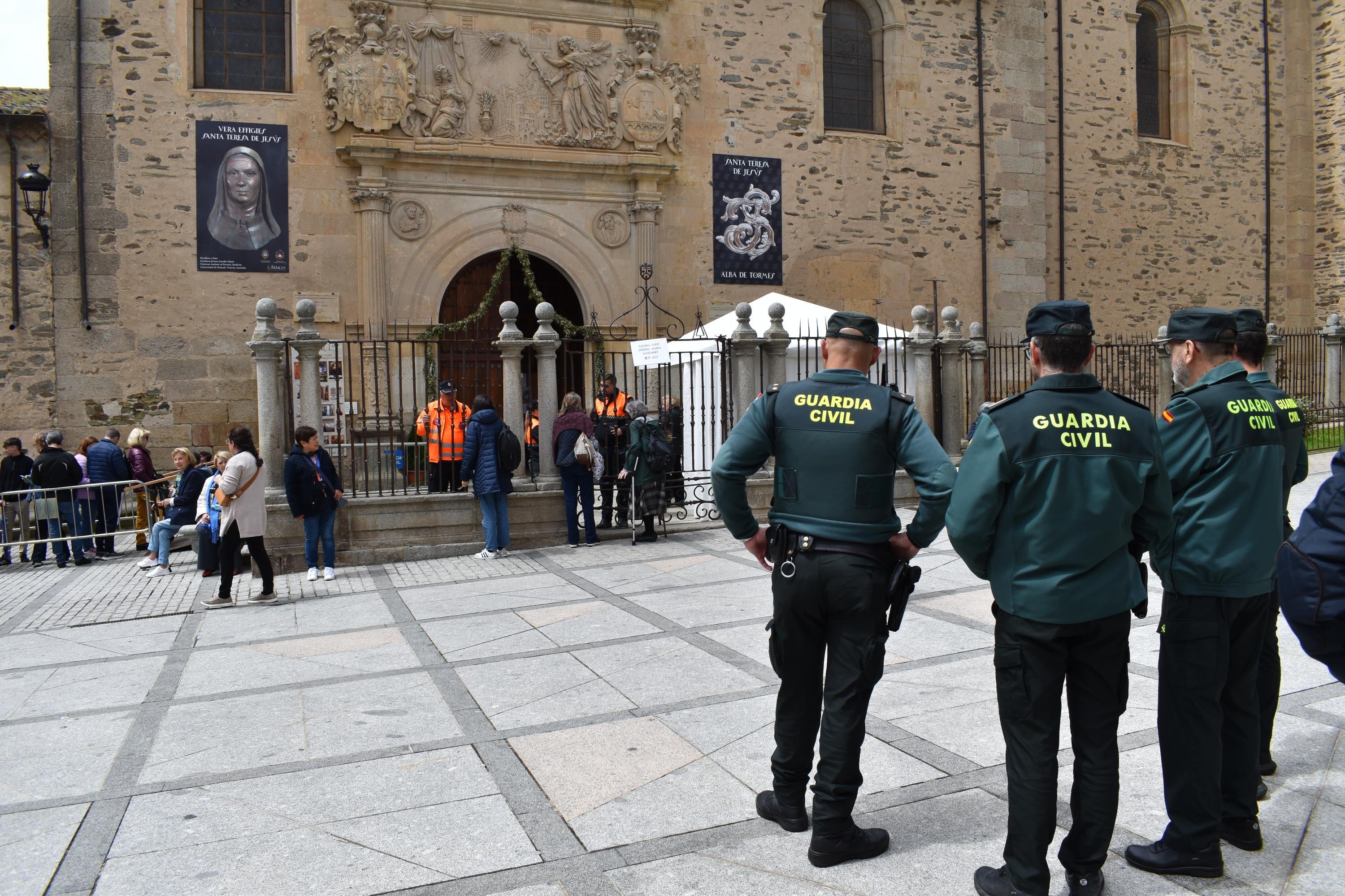 El nuncio del papa honra a Santa Teresa en Alba de Tormes: «No habría podido faltar a esta gran ocasión»