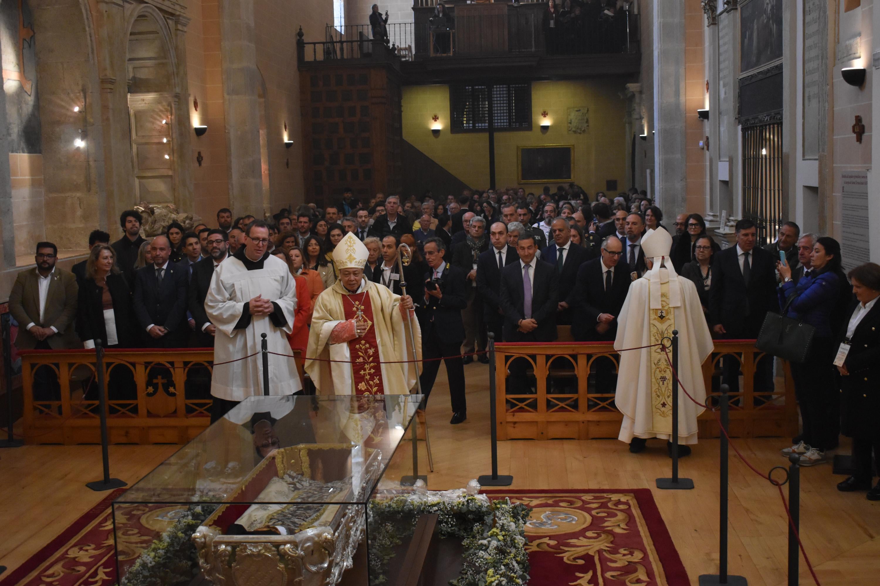 El nuncio del papa honra a Santa Teresa en Alba de Tormes: «No habría podido faltar a esta gran ocasión»