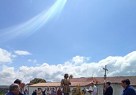 Momento de la bendición de campos en Berrocal de Salvatierra