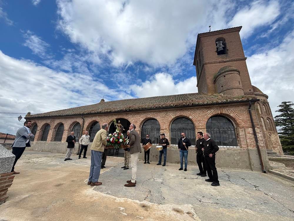Honores y jotas a San Isidro en Aldeaseca