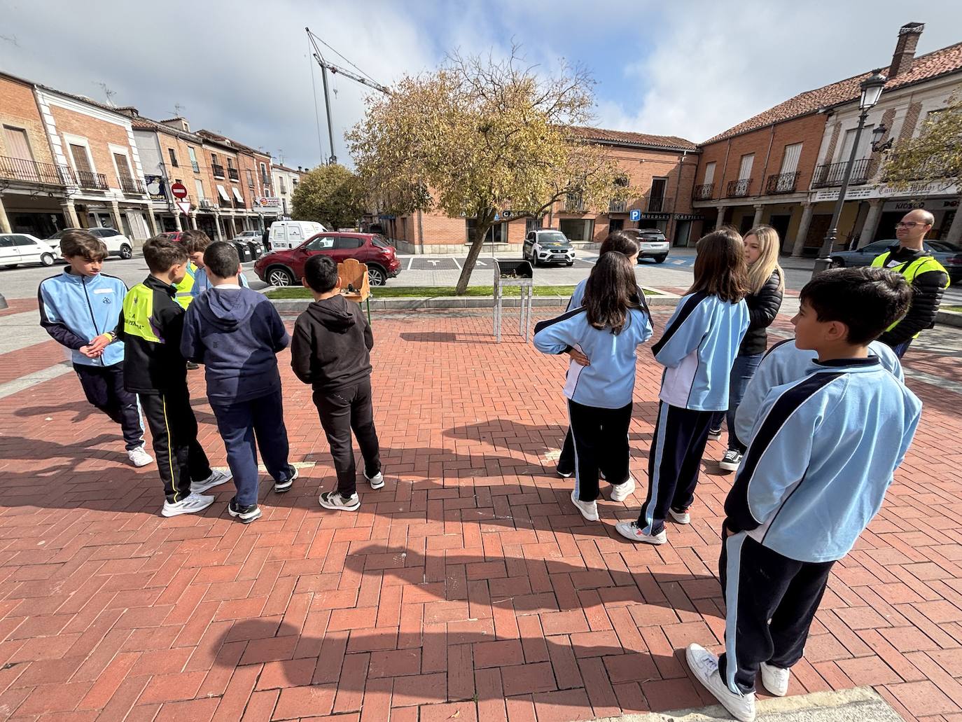 Todos los centros educativos de Peñaranda unidos por primera vez en el día de la Educación Física en la Calle
