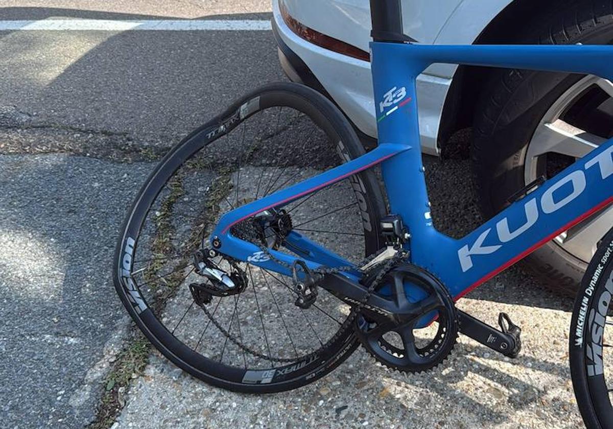 El conocido triatleta Alberto Bravo sufre un atropello en la carretera de Aldealengua
