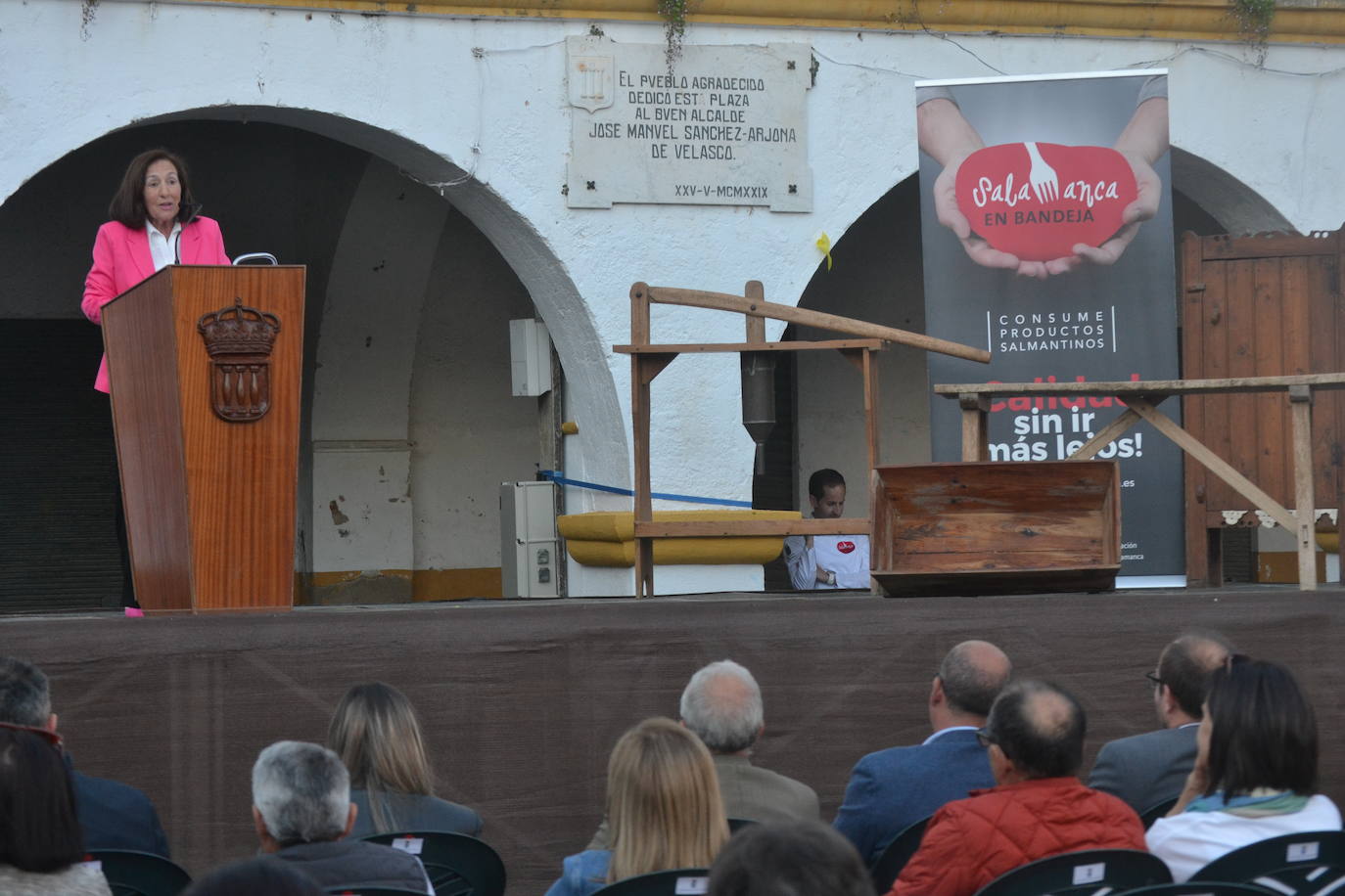 El pregón de Adoración Cañamero abre la Feria del Farinato en Miróbriga