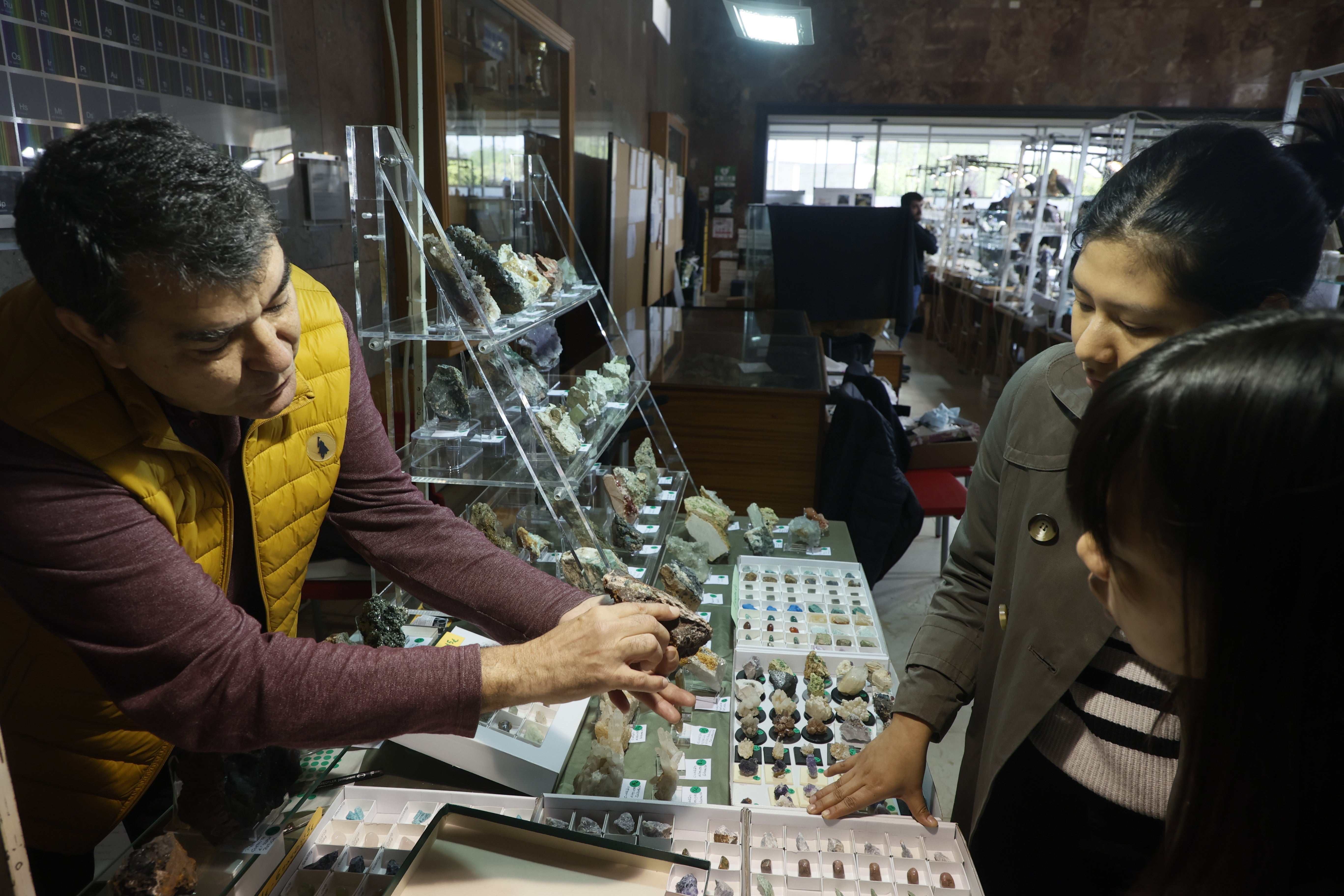 Feria de los Minerales de la USAL: &quot;Ahora miro el mundo con unos ojos muy distintos&quot;