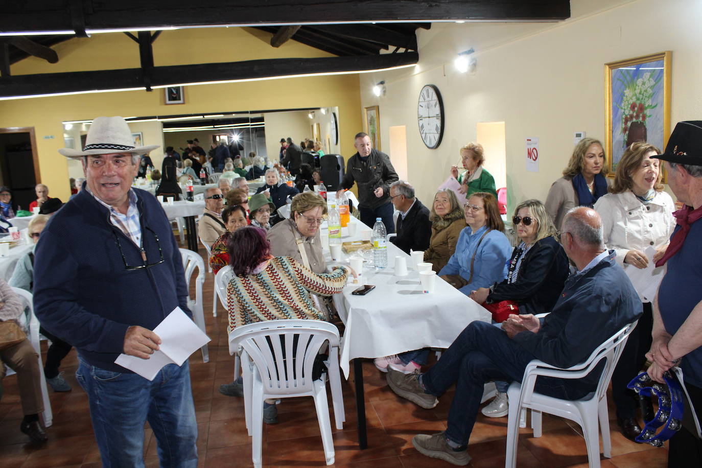 Frades, punto de encuentro intergeneracional en torno a Gabriel y Galán