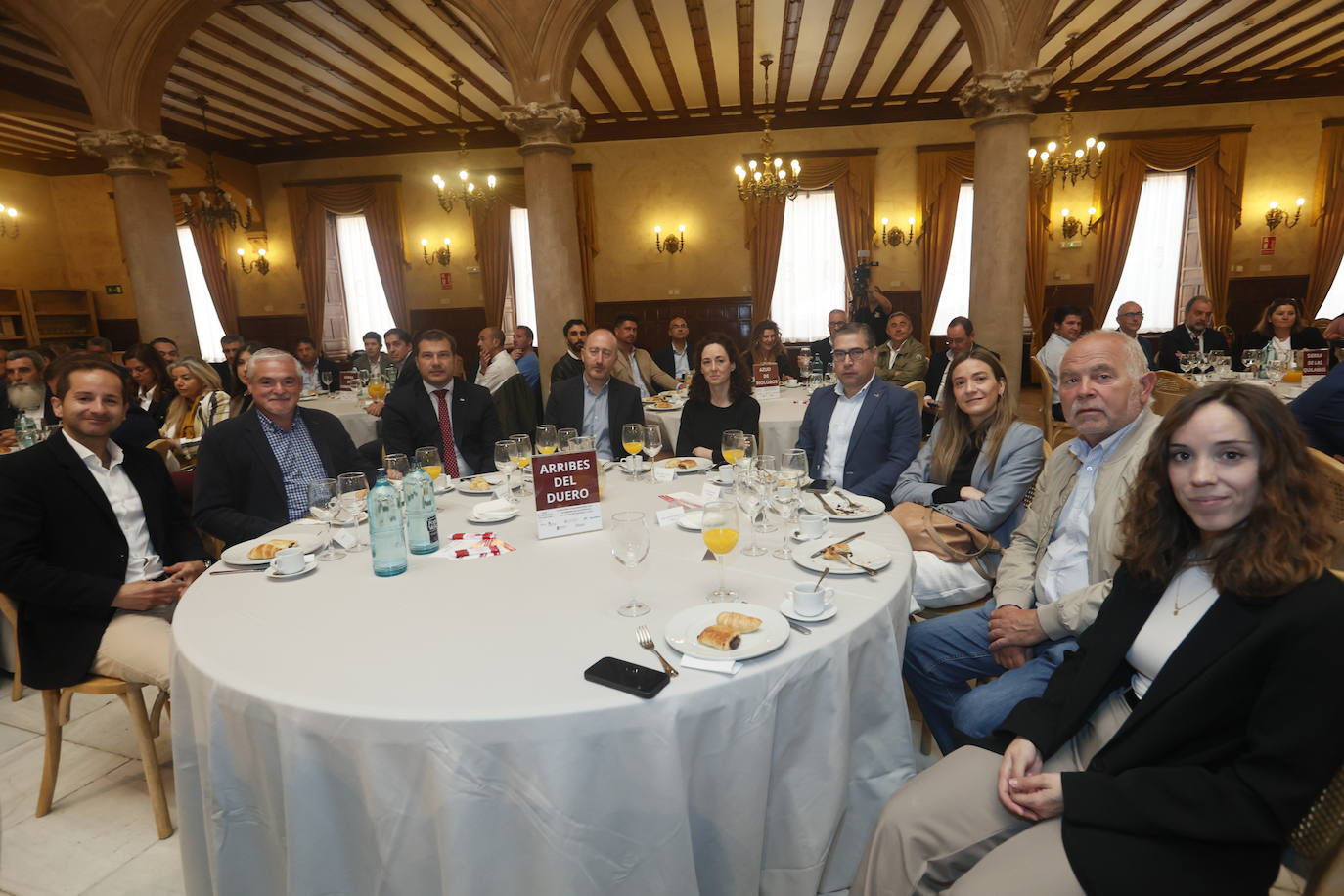 David Monaguillo (Consultor Gastronómico), Víctor Rodríguez (COPASA), Roberto Rodríguez (CGB), Jaime Sánchez (Junta de Castilla y León), Mónica Ponte (LA GACETA), Mariano Olea (ASAJA Salamanca), Esther García (Mercasalamanca), Esteban Alonso y Ana González De Dios (Cobadu).