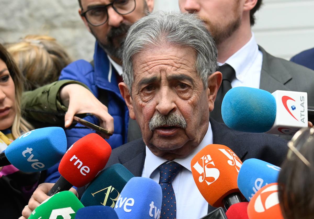 Revilla planta cara al Rey Juan Carlos: «No rectifico»