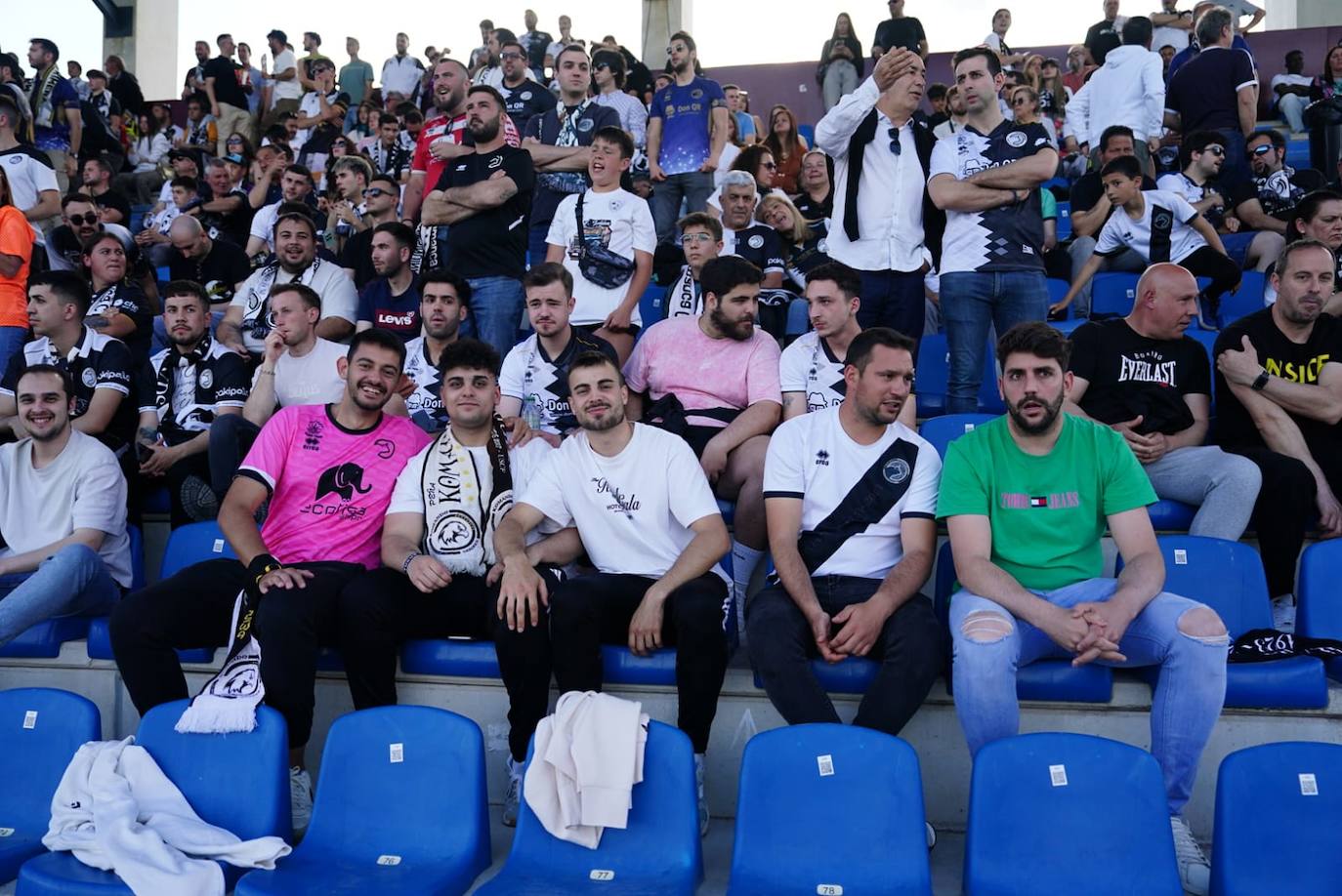Búscate en la grada del Reina Sofía en el partido entre Unionistas y la SD Tarazona