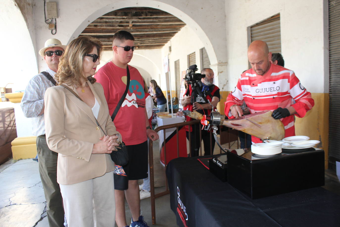 Ciudad Rodrigo se viste de sabor local y ganadería en la IV Feria del Farinato