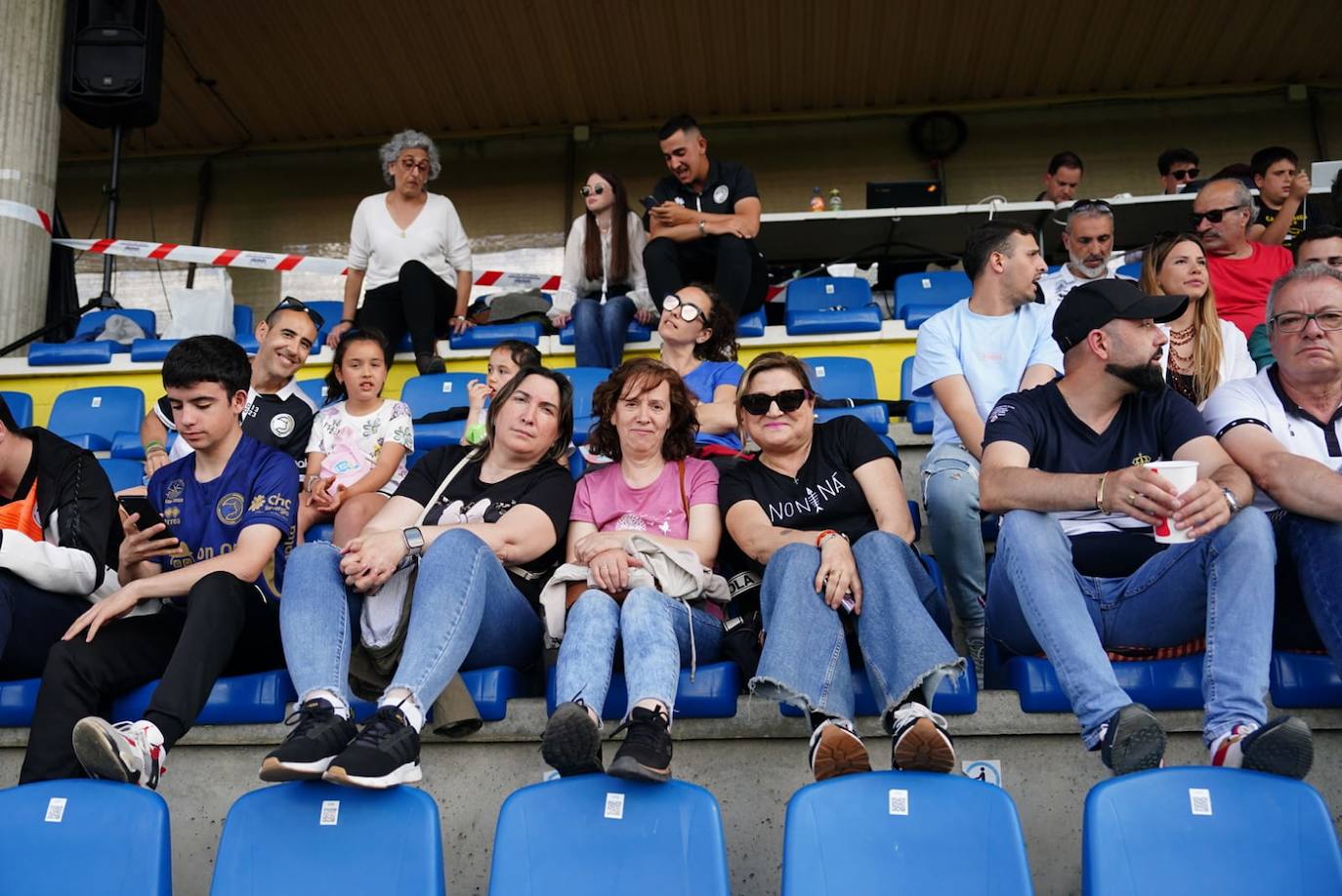 Búscate en la grada del Reina Sofía en el partido entre Unionistas y la SD Tarazona