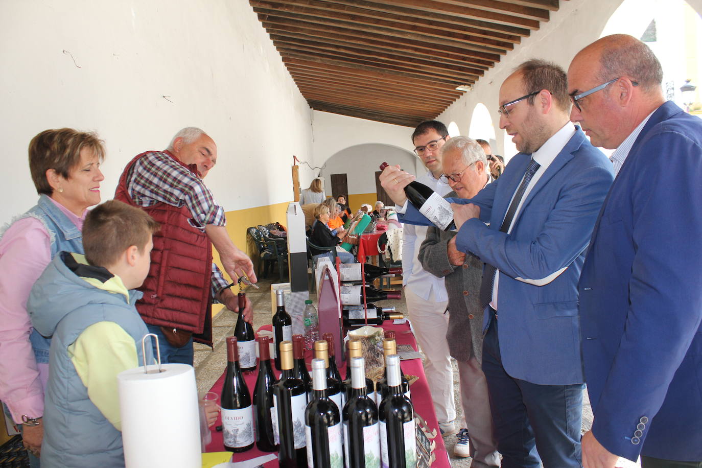 Ciudad Rodrigo se viste de sabor local y ganadería en la IV Feria del Farinato