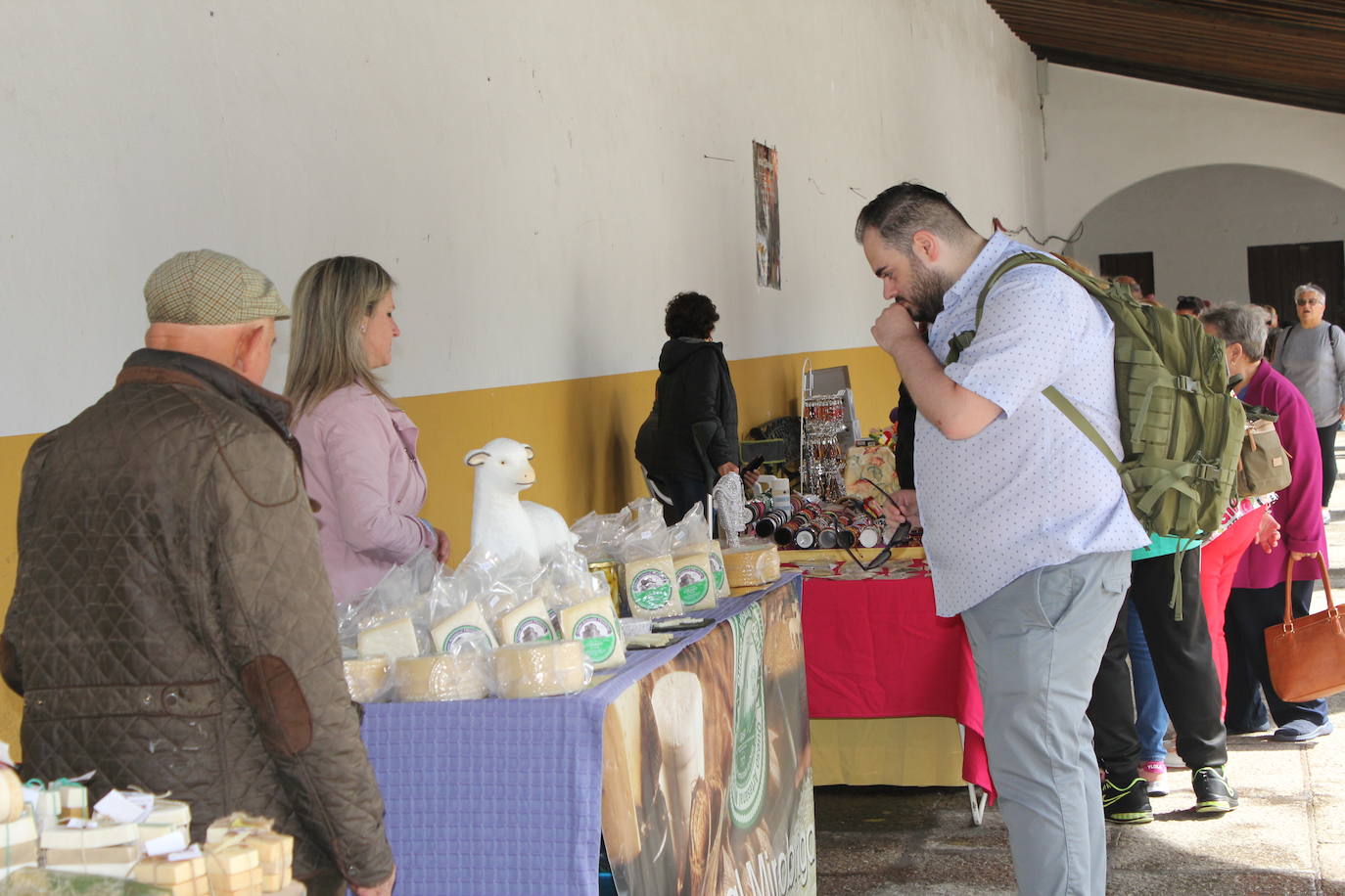 Ciudad Rodrigo se viste de sabor local y ganadería en la IV Feria del Farinato