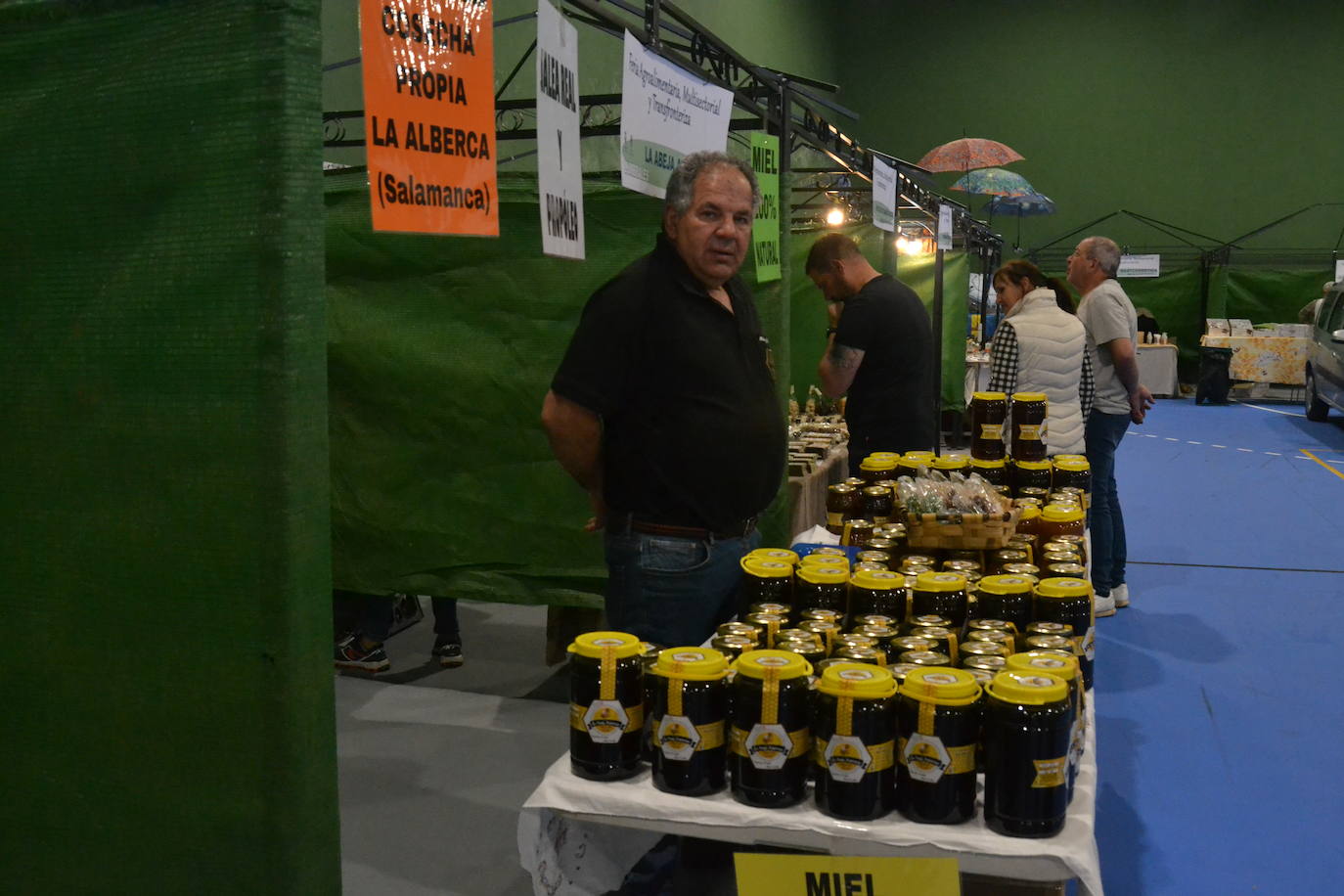 Lumbrales exhibe sus productos locales