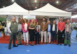 Foto de familia de las autoridades en la inauguración