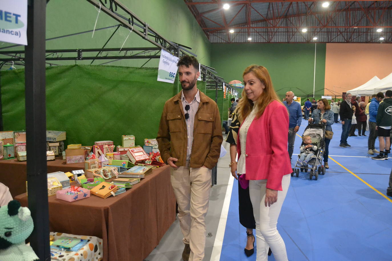 Lumbrales exhibe sus productos locales