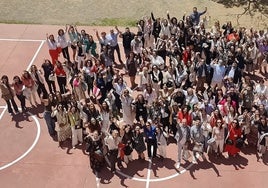 Lágrimas, abrazos y recuerdos en el reencuentro de antiguos alumnos del Colegio Esclavas de Salamanca