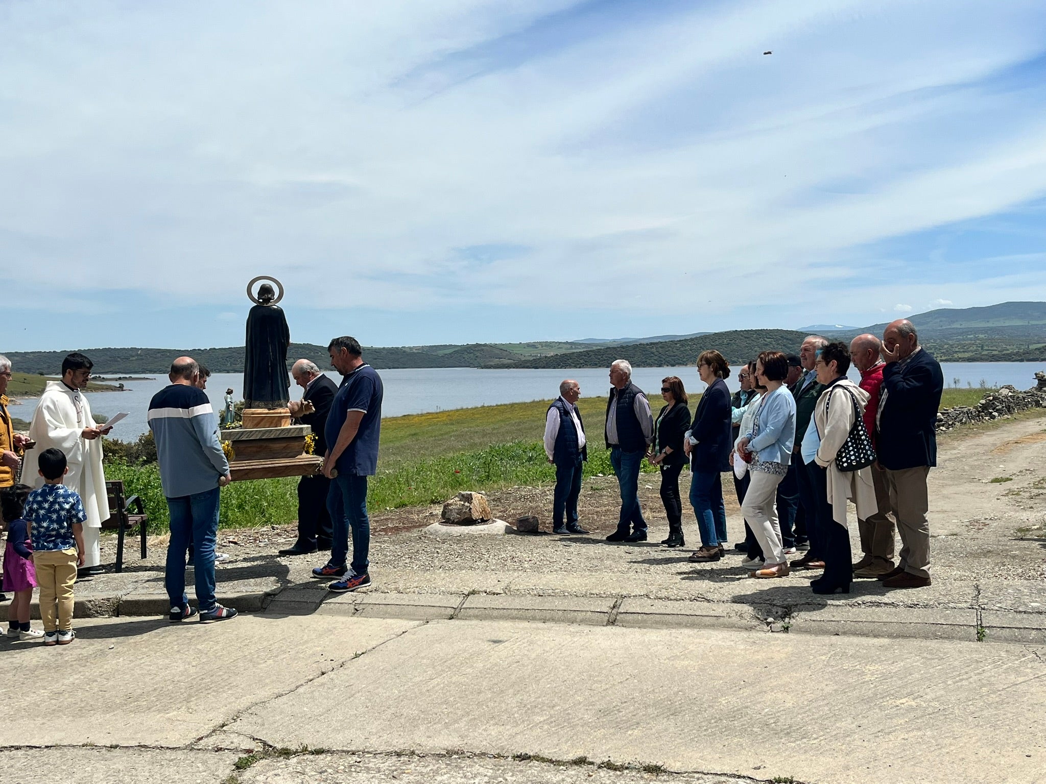 Eucaristía, bendición de campos y convite en Salvatierra de Tormes para honrar a San Isidro