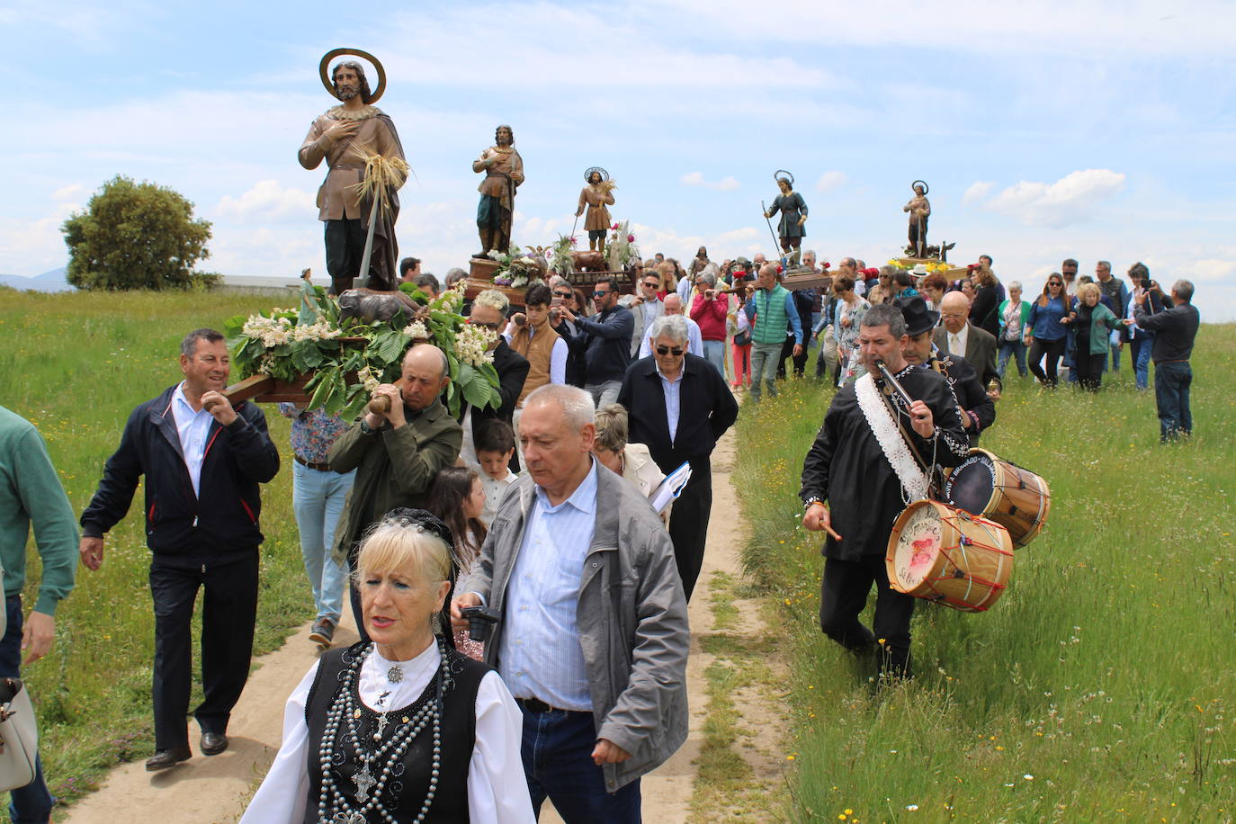 Encuentro de seis imágenes de San Isidro para bendecir los campos del Alto Alagón