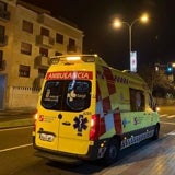 Una ambulancia del Sacyl en Puente Ladrillo