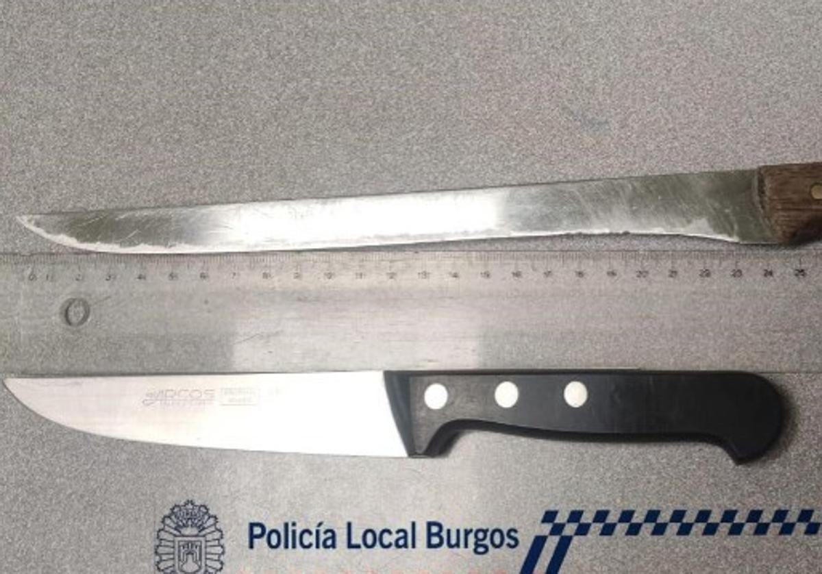Imagen de los cuchillos incautados.