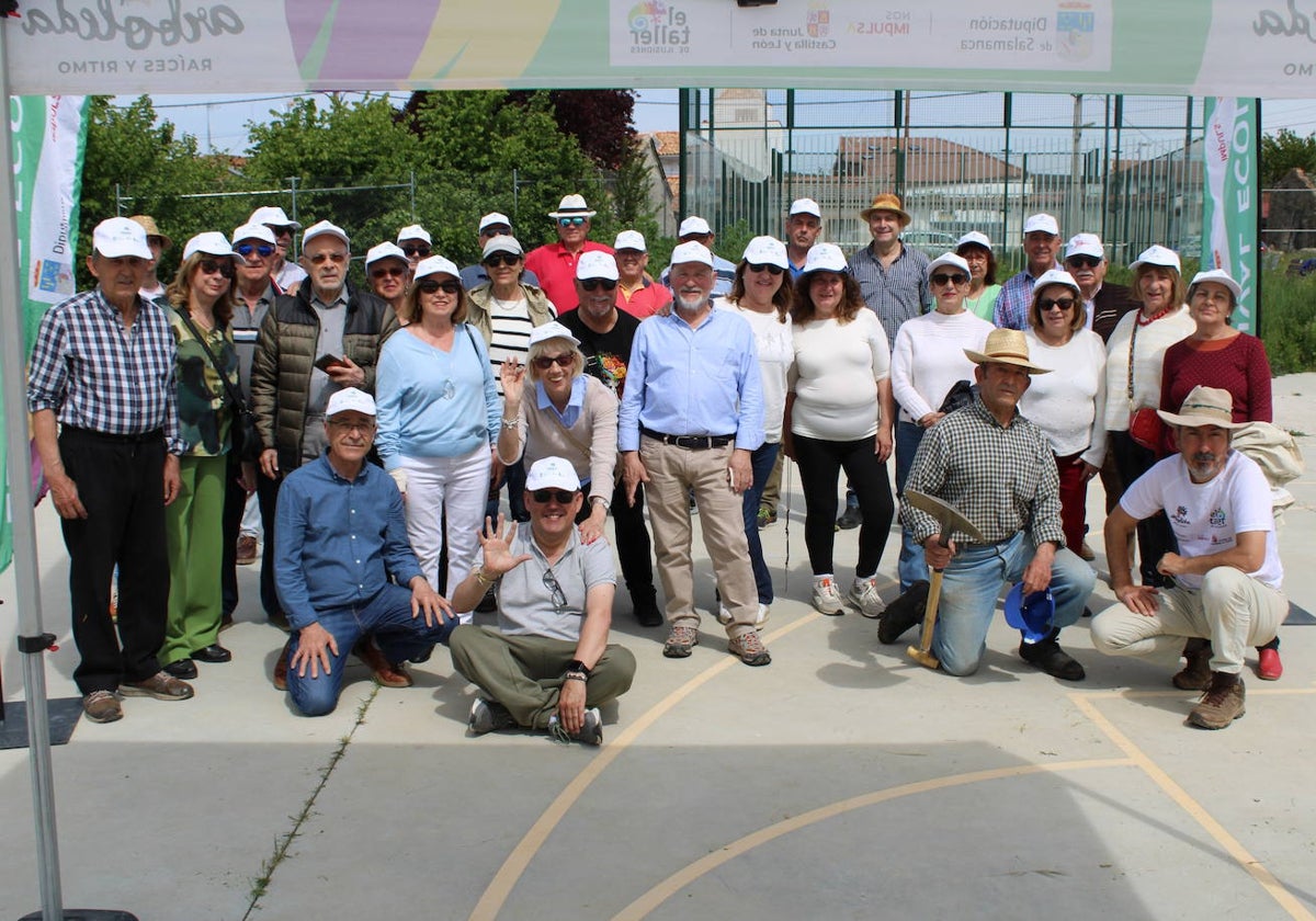 Gallegos de Solmirón se suma a la plantación de árboles