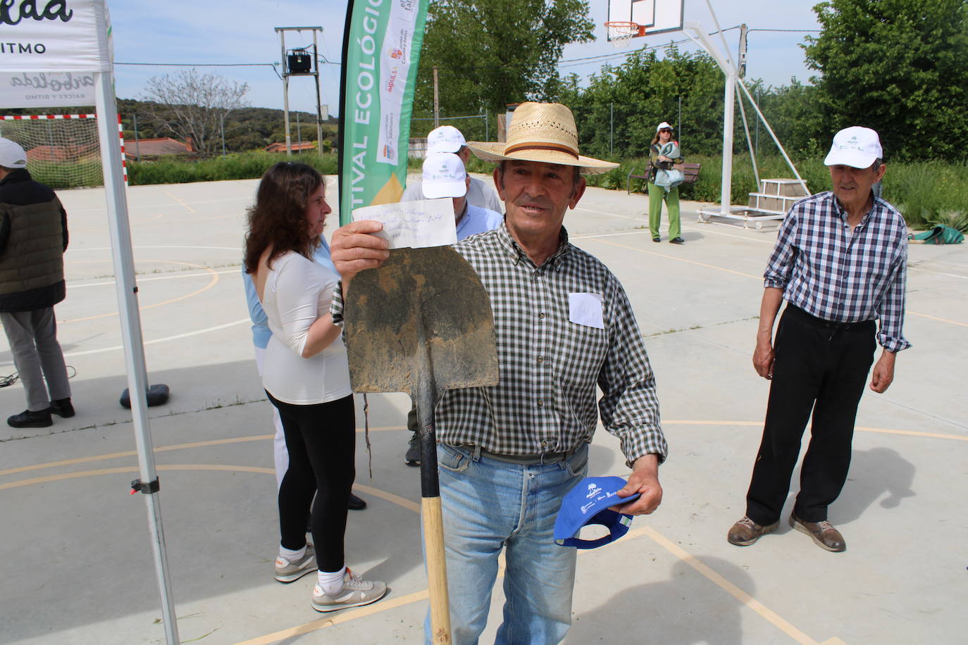 Gallegos de Solmirón se suma a la plantación de árboles