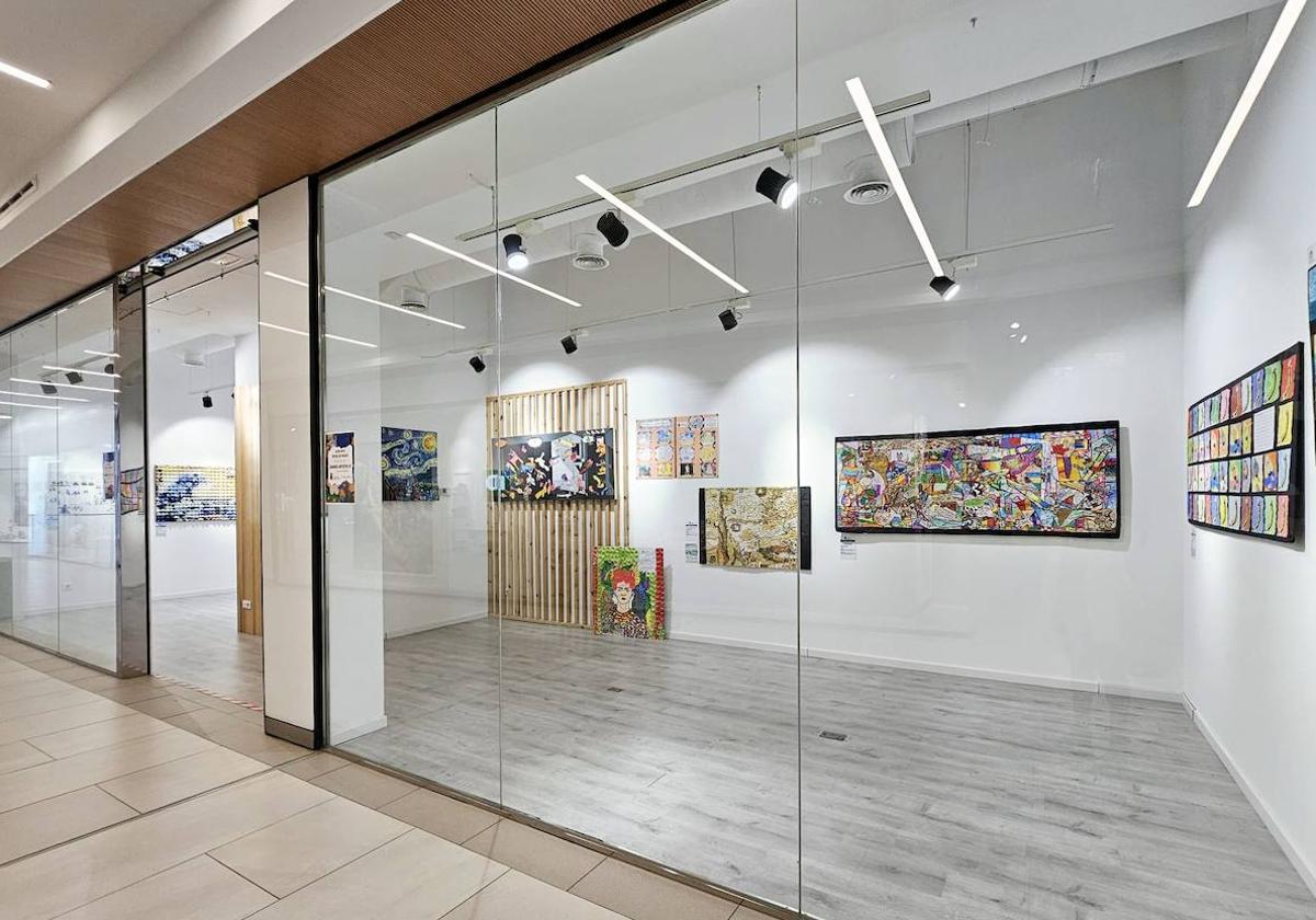 El Centro Comercial El Tormes acoge la exposición «Grandes Artistas IV»