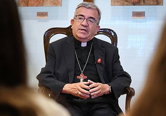 El presidente de la Conferencia Episcopal admite que la exposición de Santa Teresa es «discutible», pero promueve el «encuentro»