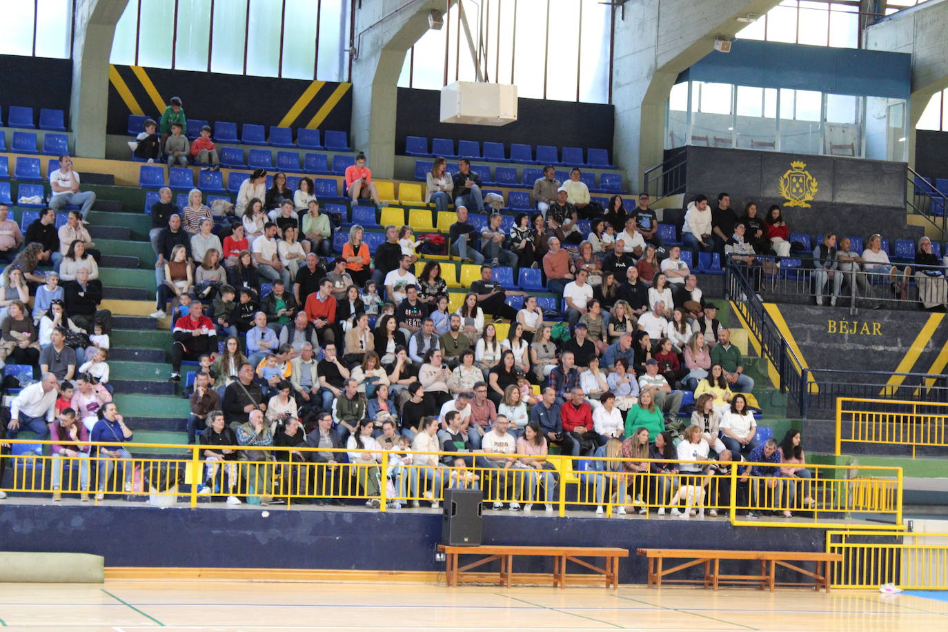 Baile y kárate en el pabellón municipal de Béjar