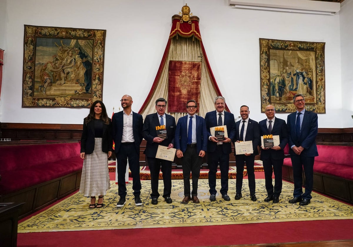 Los premiados en la celebración del Día de la Empresa del IME.