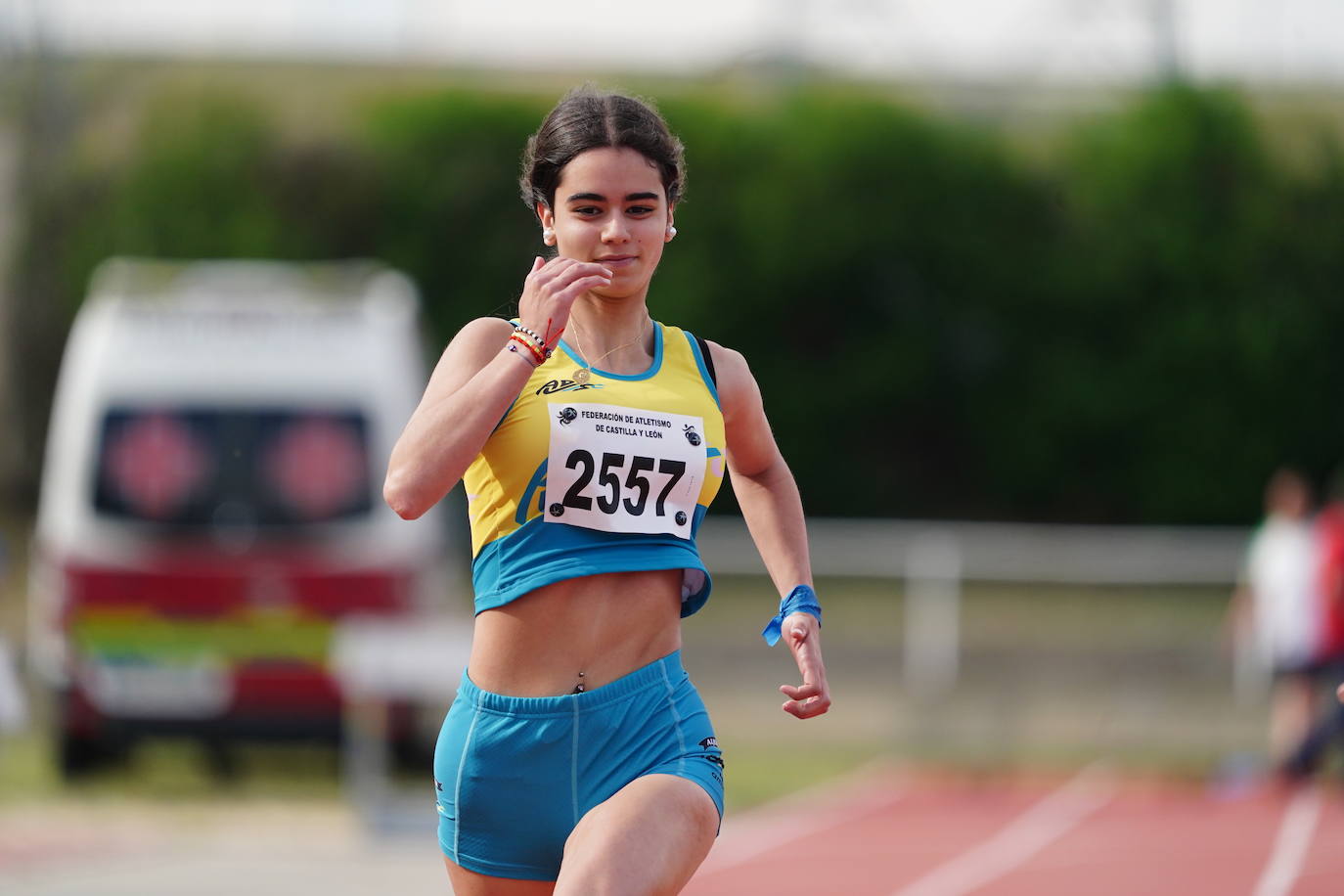 Otra gran tarde de atletismo en Las Pistas con marcas muy destacadas