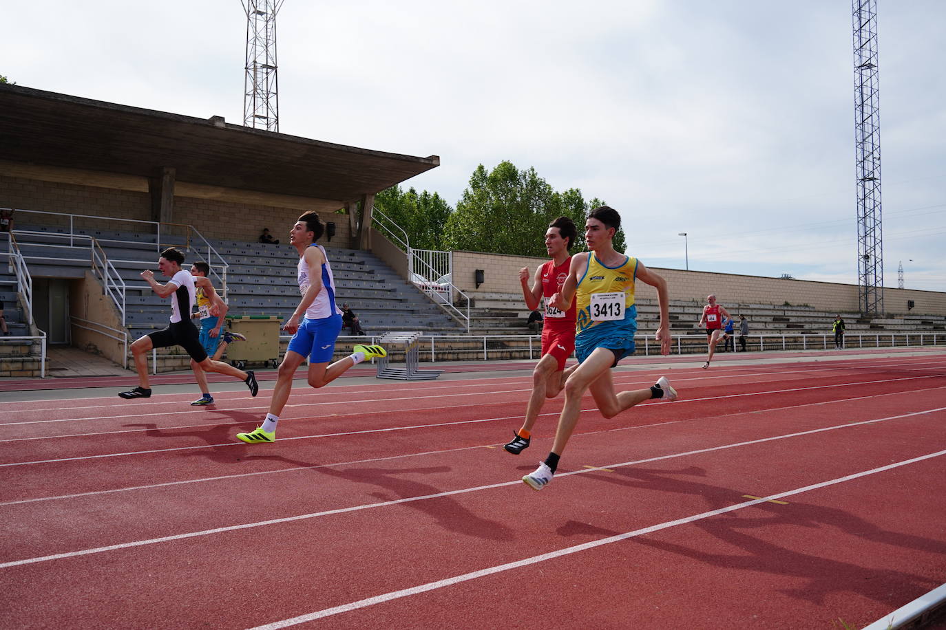 Otra gran tarde de atletismo en Las Pistas con marcas muy destacadas