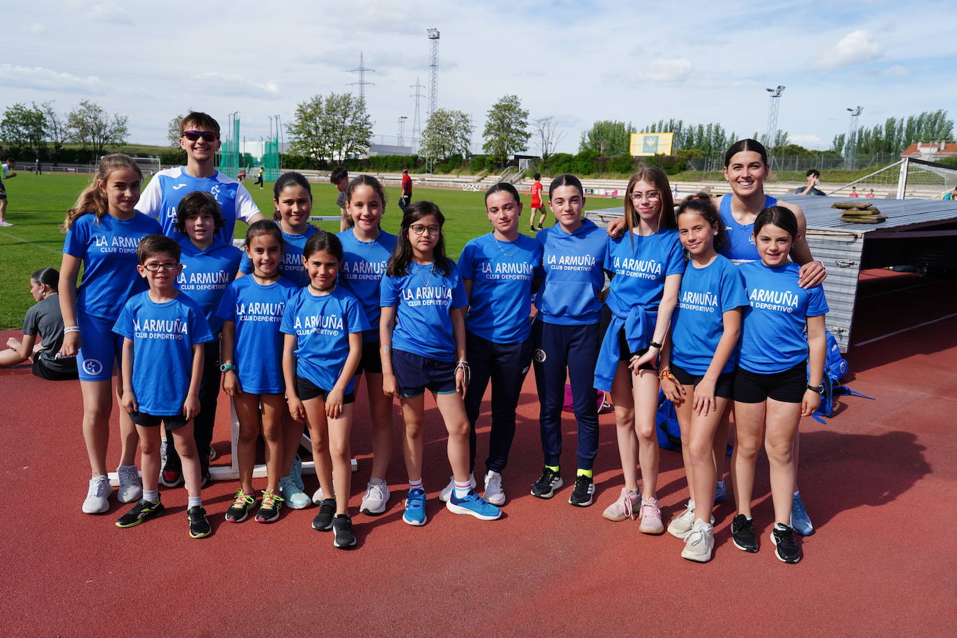 Otra gran tarde de atletismo en Las Pistas con marcas muy destacadas